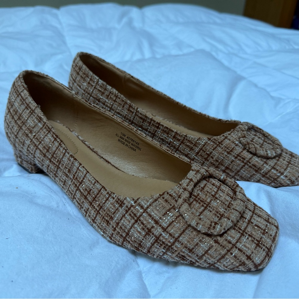 Size 10 Tweed Loafers with Square Toe and Buckle
